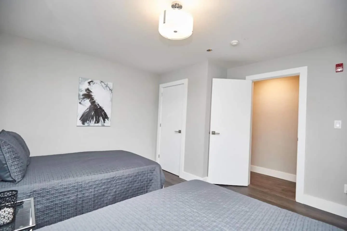 Clifton Hill Hideaway 2B -Two Bedroom Condo Niagara Falls 0*,  Canada