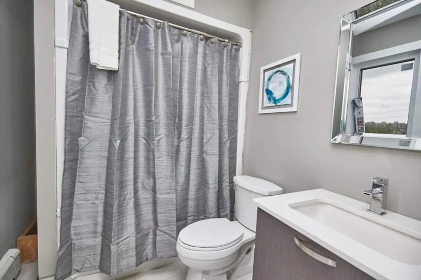 Clifton Hill Hideaway 2B -Two Bedroom Condo Niagara Falls